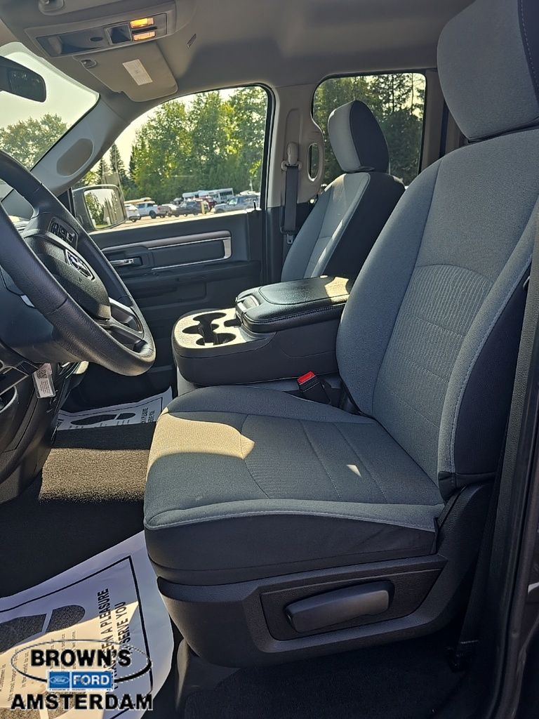 2024 RAM 1500 Classic SLT - 8