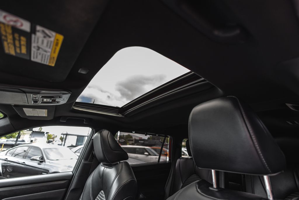 2021 Toyota Highlander XSE thumbnail 20