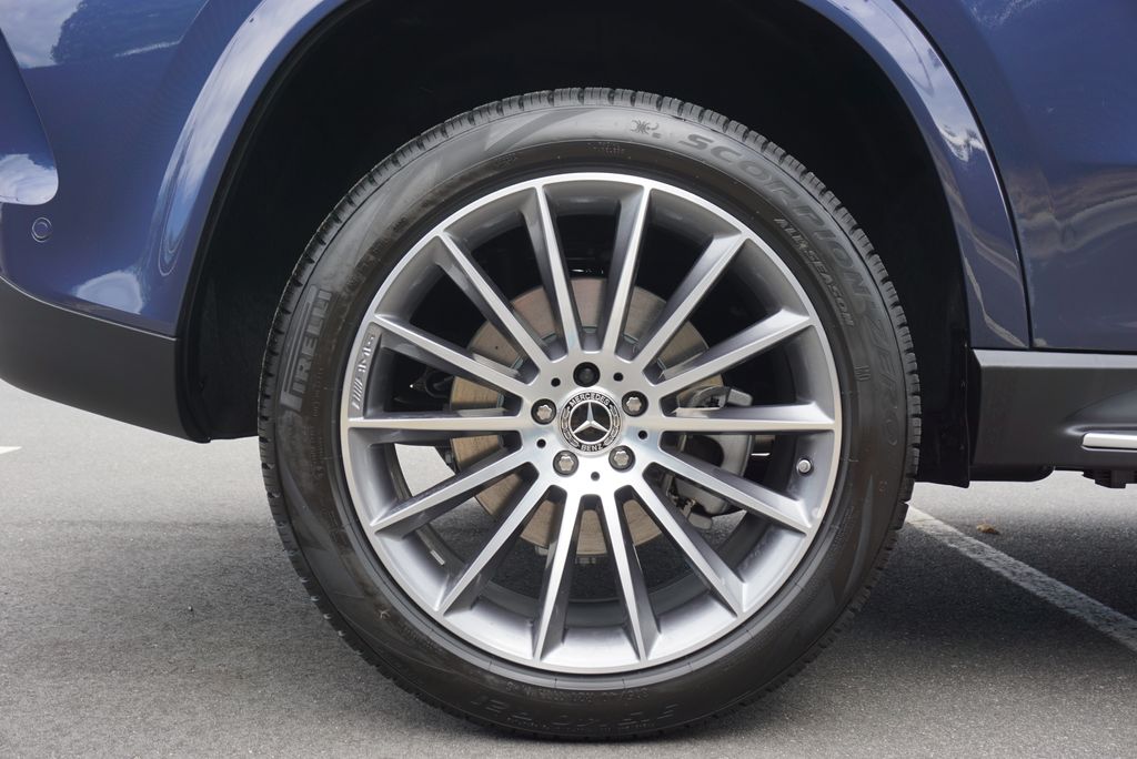 Thumbnail: 2026 Mercedes-Benz GLE - 19