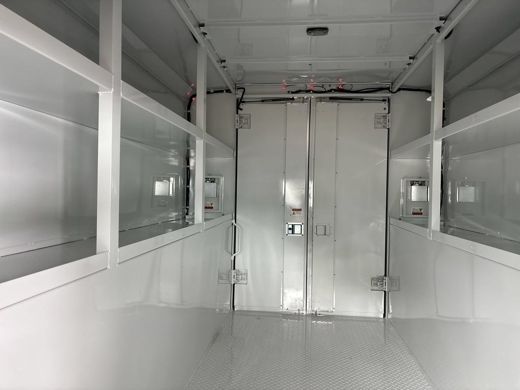 New 2025 Oxford White Ford Cutaway image 23