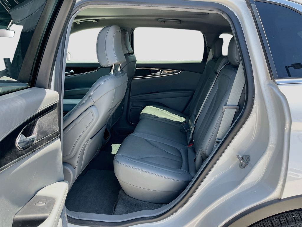 2022 Lincoln Nautilus Reserve White at Legacy Ford