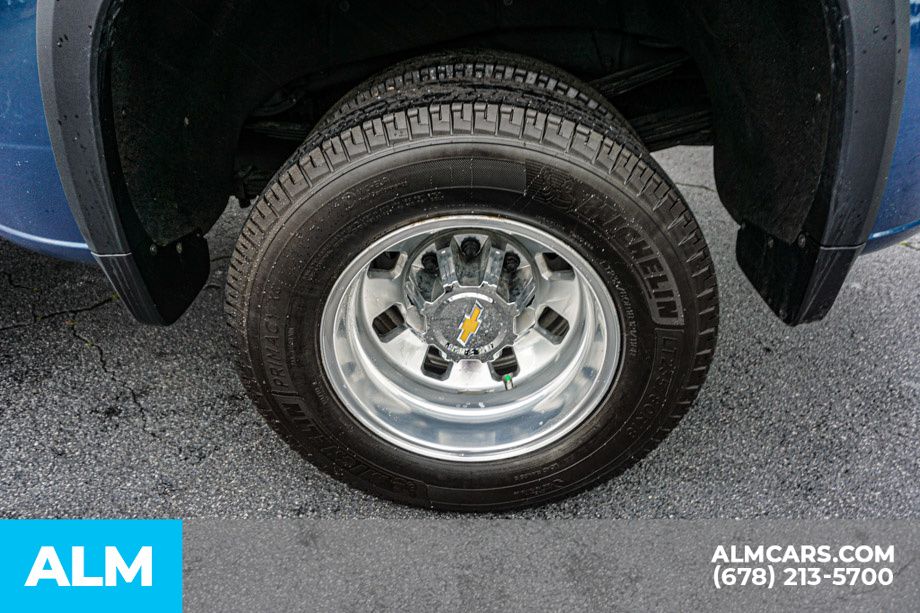 Used 2024 Blue Chevrolet High Country image 18