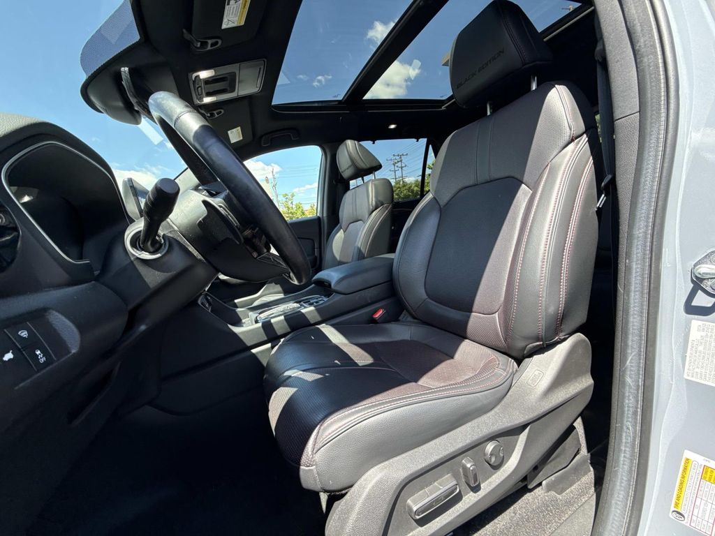 Used 2025 Honda Pilot SUV