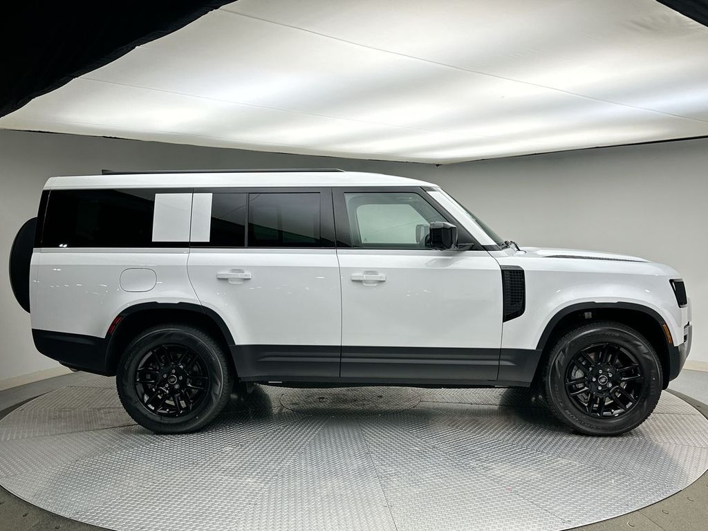 2025 Land Rover Defender 130 4