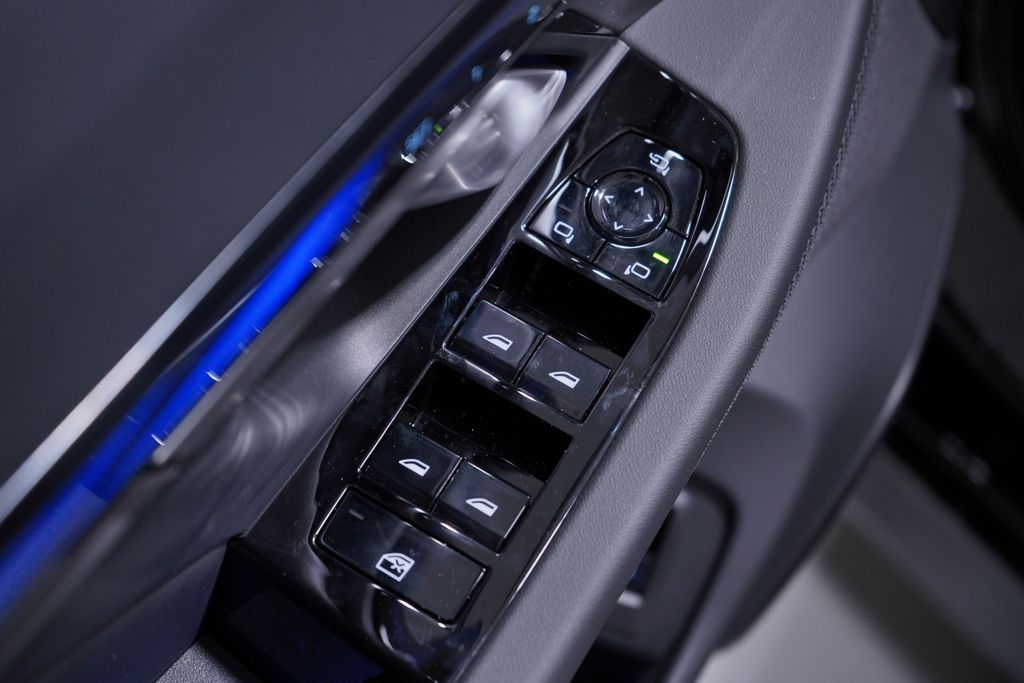 Thumbnail: 2026 BMW i5 - 16