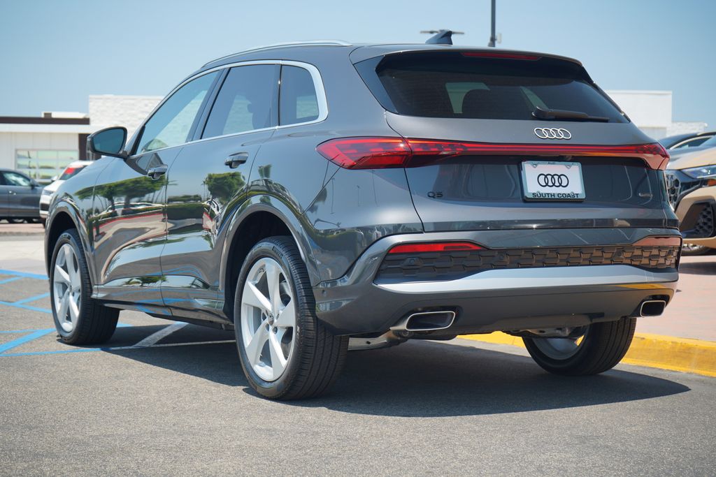 Thumbnail: 2025 Audi Q5 - 3
