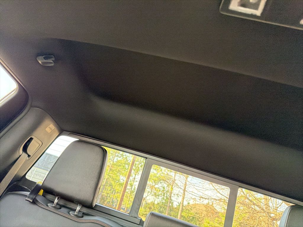 Used 2024 White GMC AT4 image 28