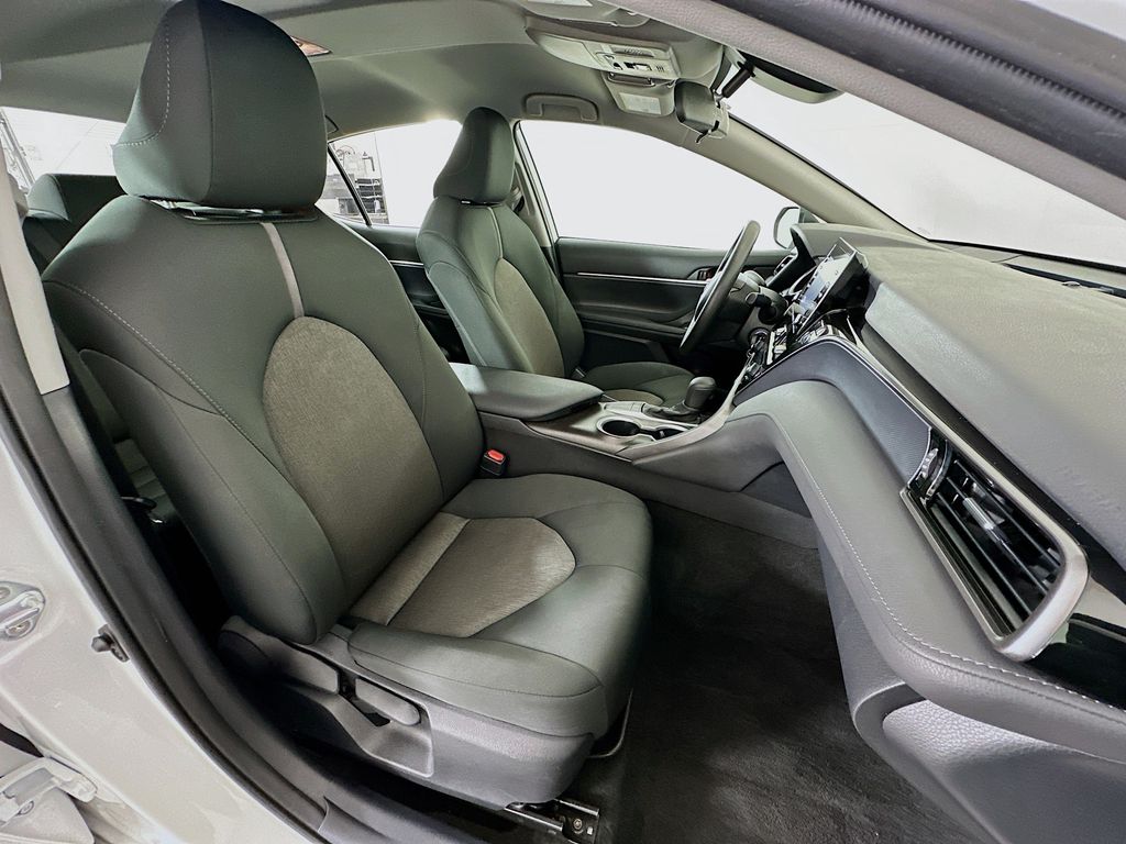 2024 Toyota Camry LE 26