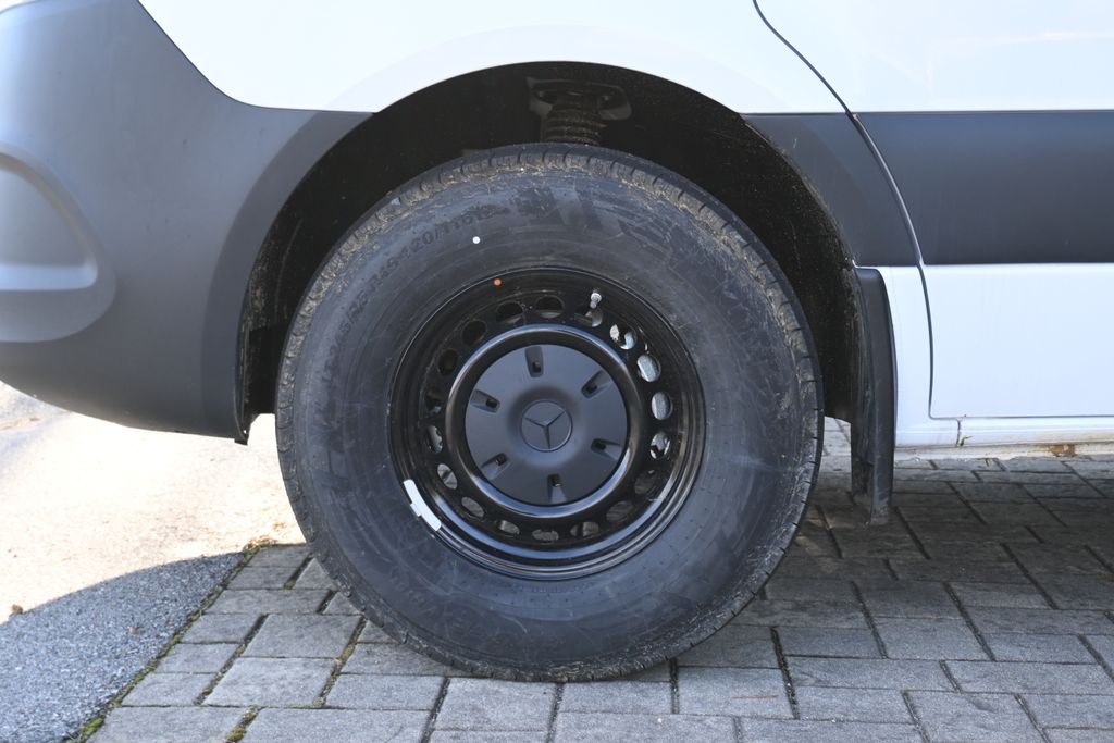 Thumbnail: 2025 Mercedes-Benz Sprinter - 12