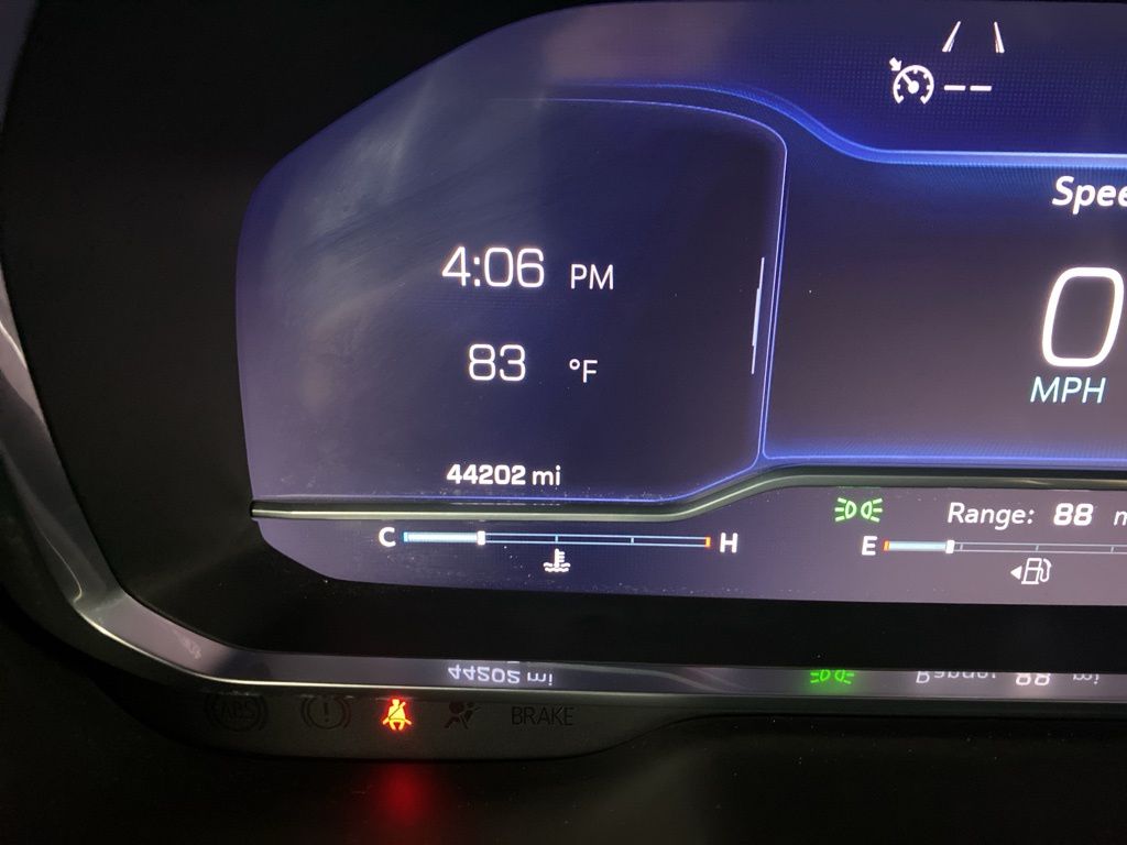 2023 Chevrolet Suburban Premier photo