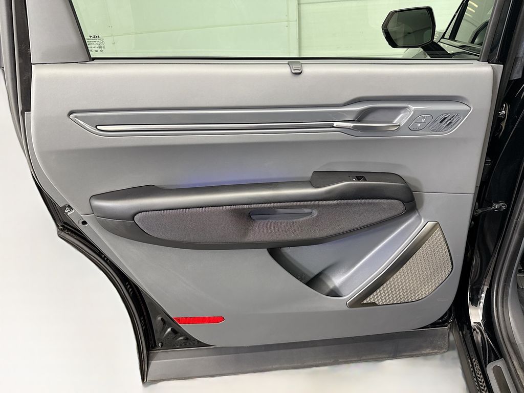 Thumbnail: 2024 Kia EV9 - 27