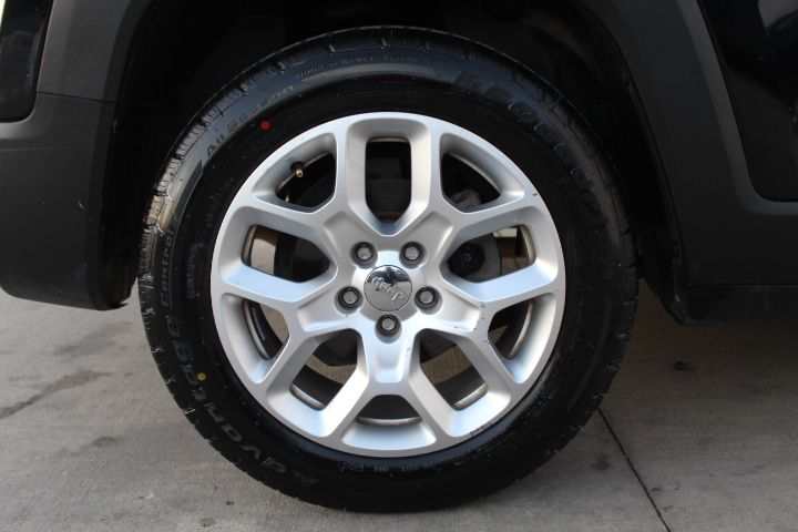 Used Car 2017 Jeep Renegade  Latitude For Sale Under $10,000 In Georgetown, Texas