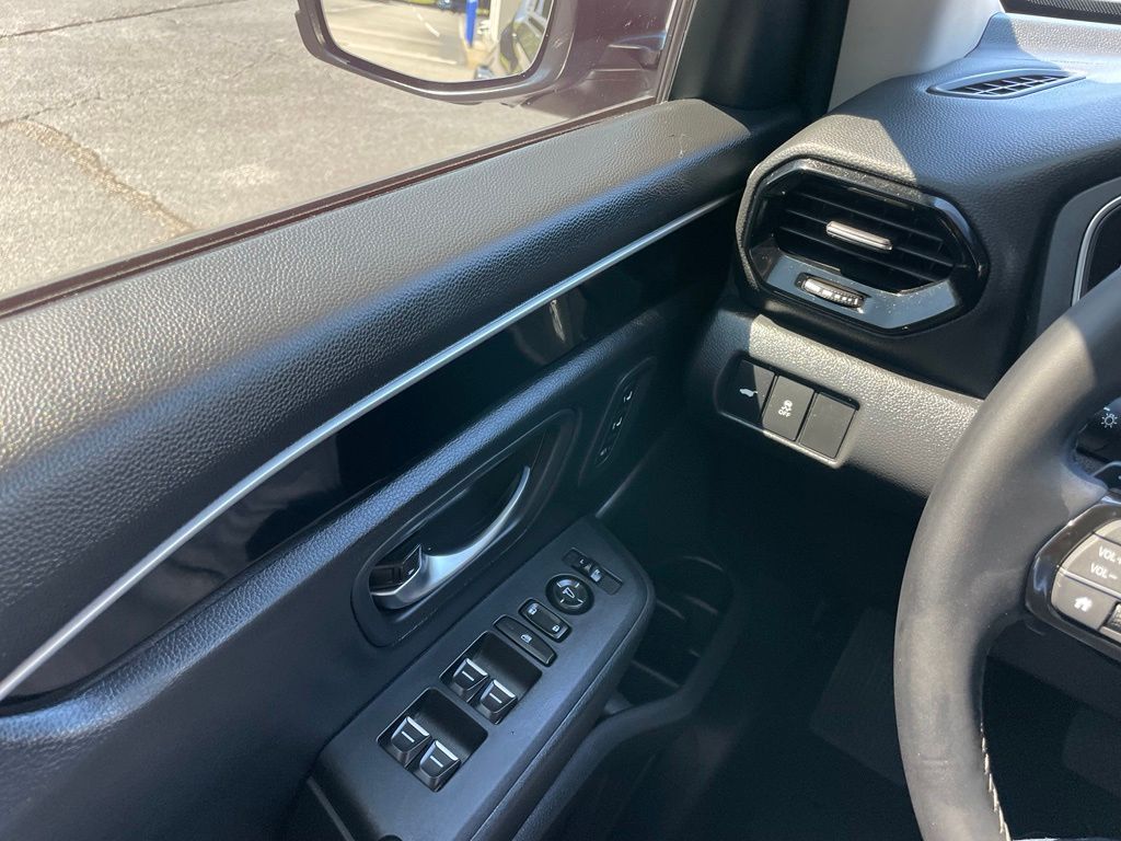 Thumbnail: 2025 Honda Pilot - 23