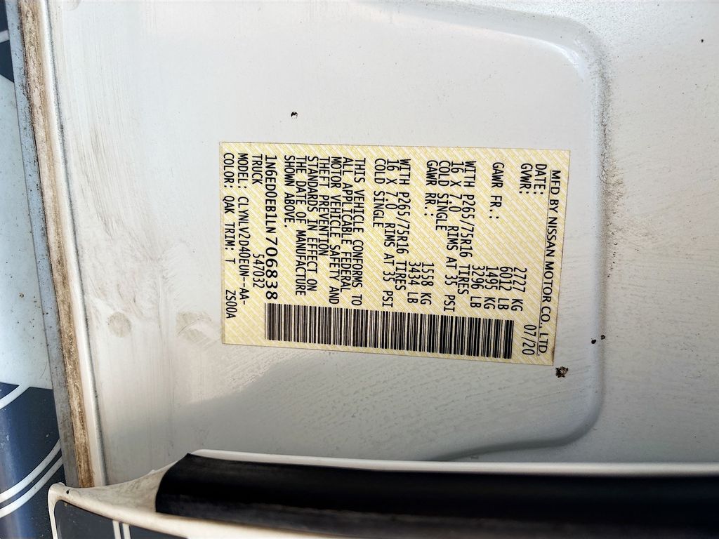 Used 2020 White Nissan PRO-4X image 32