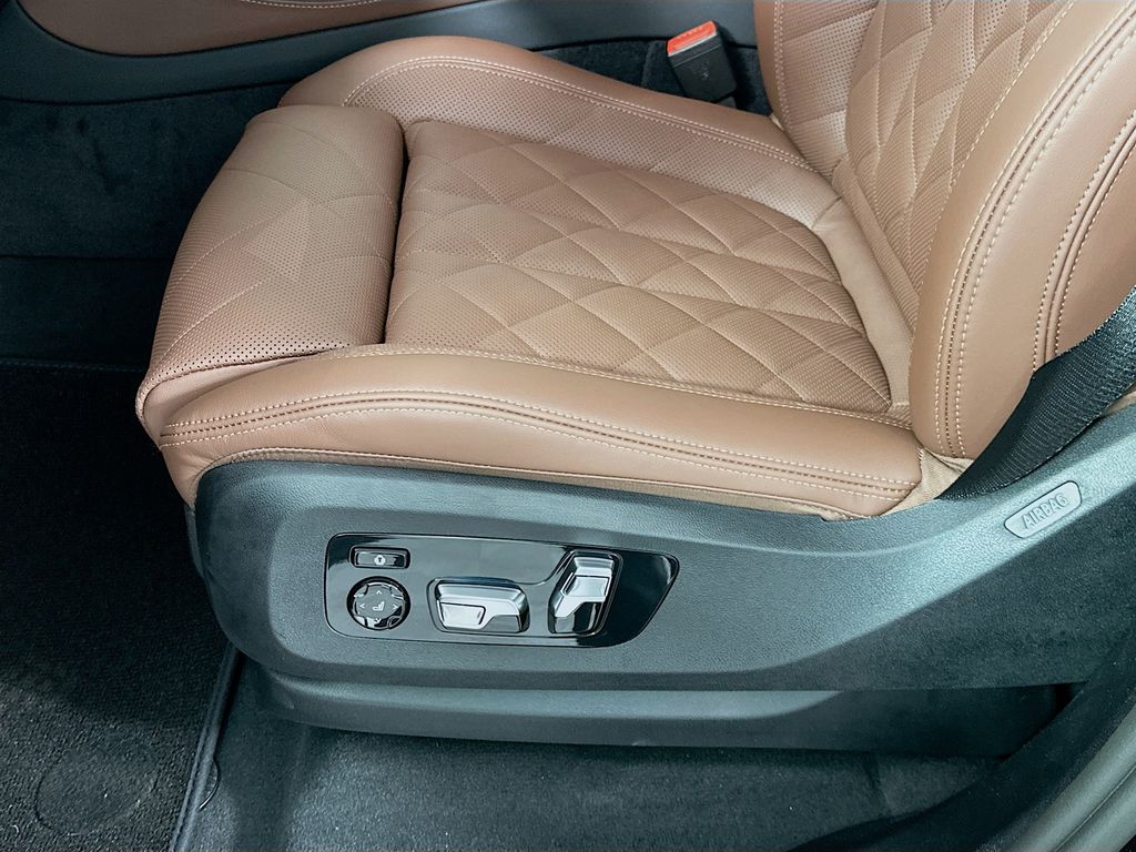 Thumbnail: 2026 BMW X5 - 21