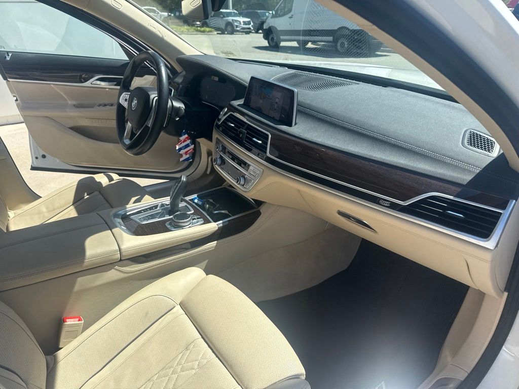2020 BMW 750i xDrive