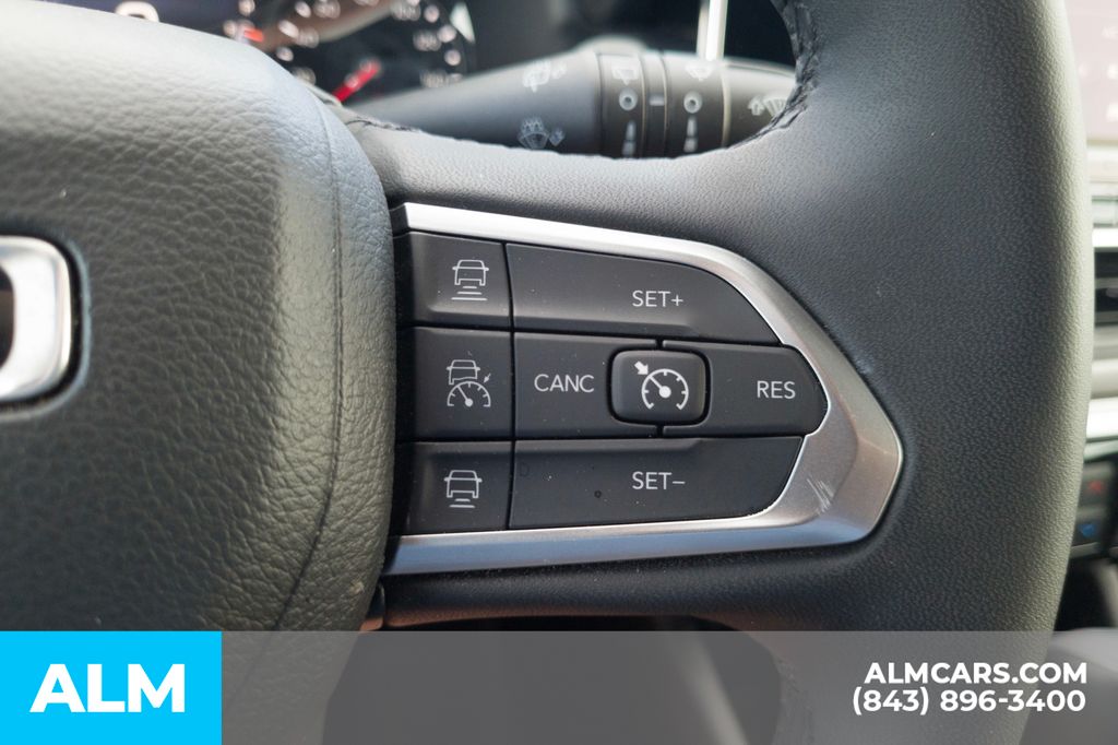 Used 2025 Silver Jeep Limited image 11