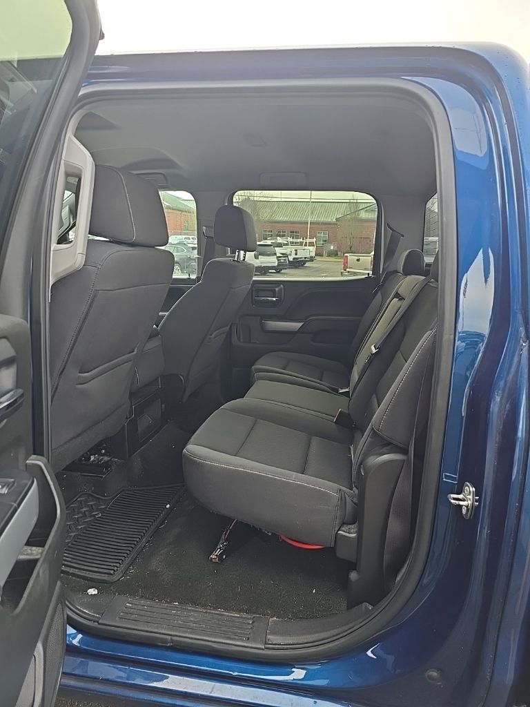 2016 Chevrolet Silverado 1500 LT photo 2