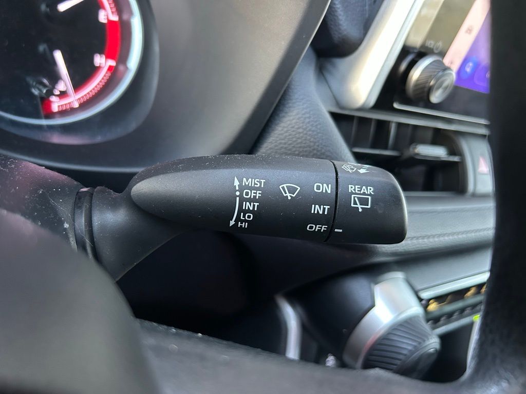 Thumbnail: 2023 Toyota RAV4 - 20