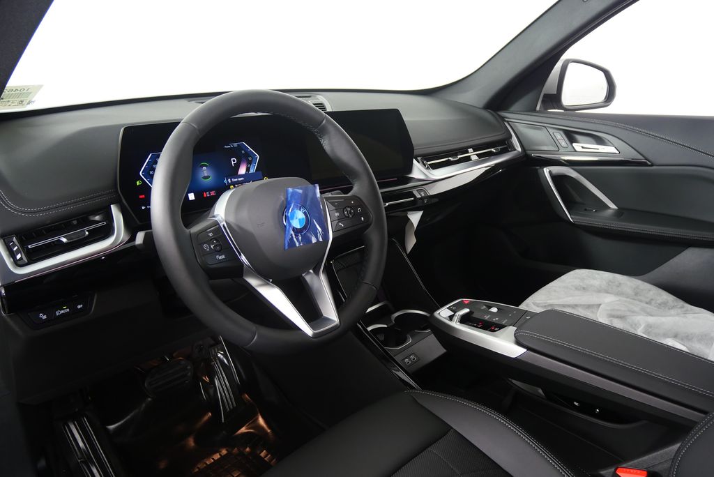 2025 BMW X1 xDrive28i 12