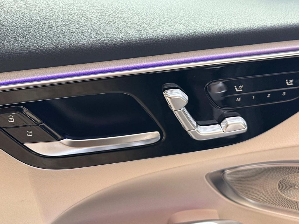 Thumbnail: 2025 Mercedes-Benz C-Class - 19