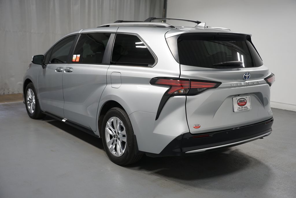 Thumbnail: 2023 Toyota Sienna - 6