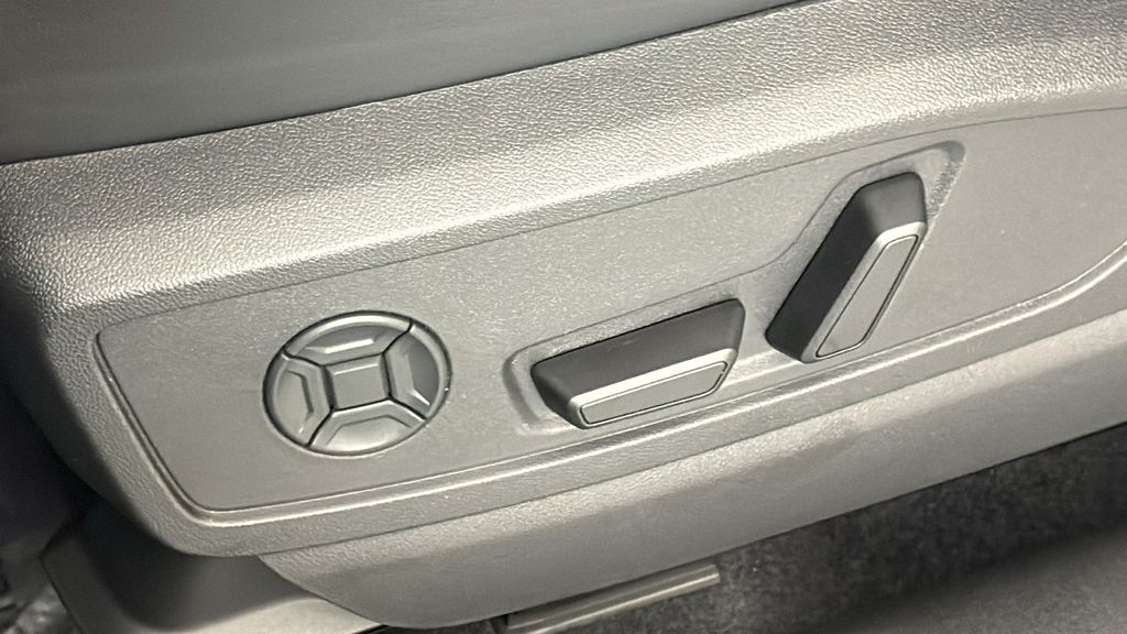 Thumbnail: 2025 Audi Q5 - 31