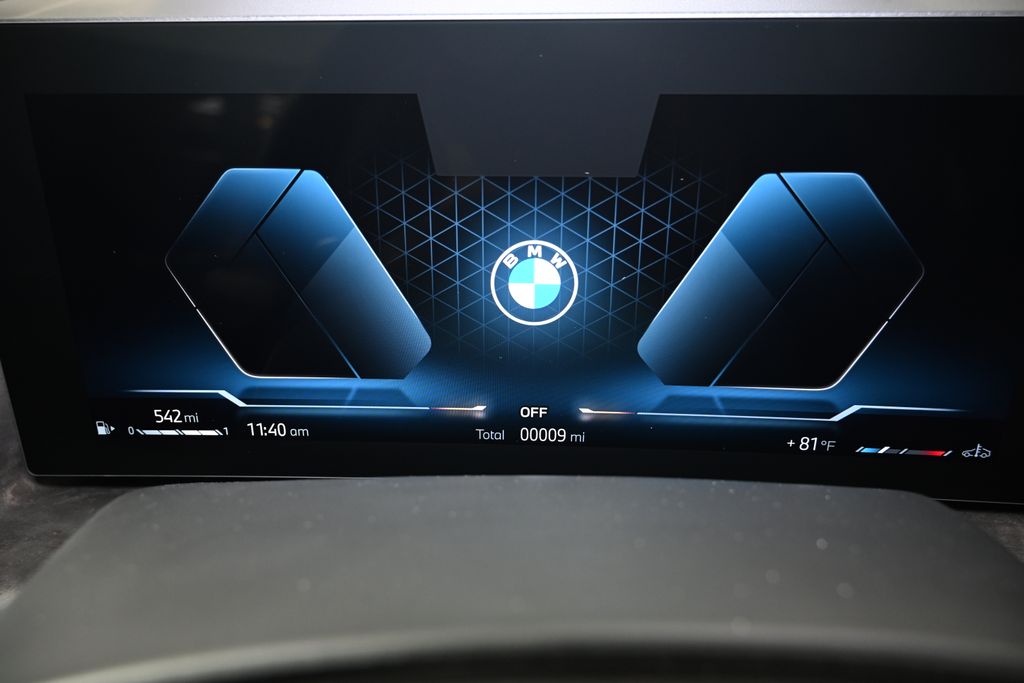 Thumbnail: 2026 BMW X7 - 27