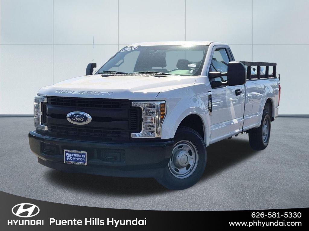 Oxford White 2019 Ford F-250 Super Duty Pickup Truck 4X2 6-Speed Automatic