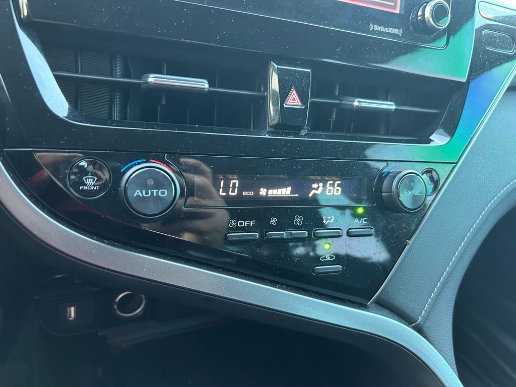 2022 Toyota Camry SE 26