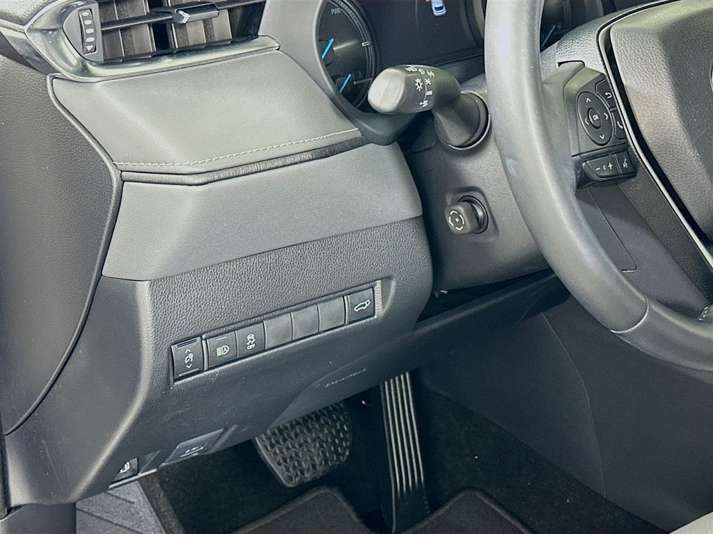 Thumbnail: 2023 Toyota Venza - 10