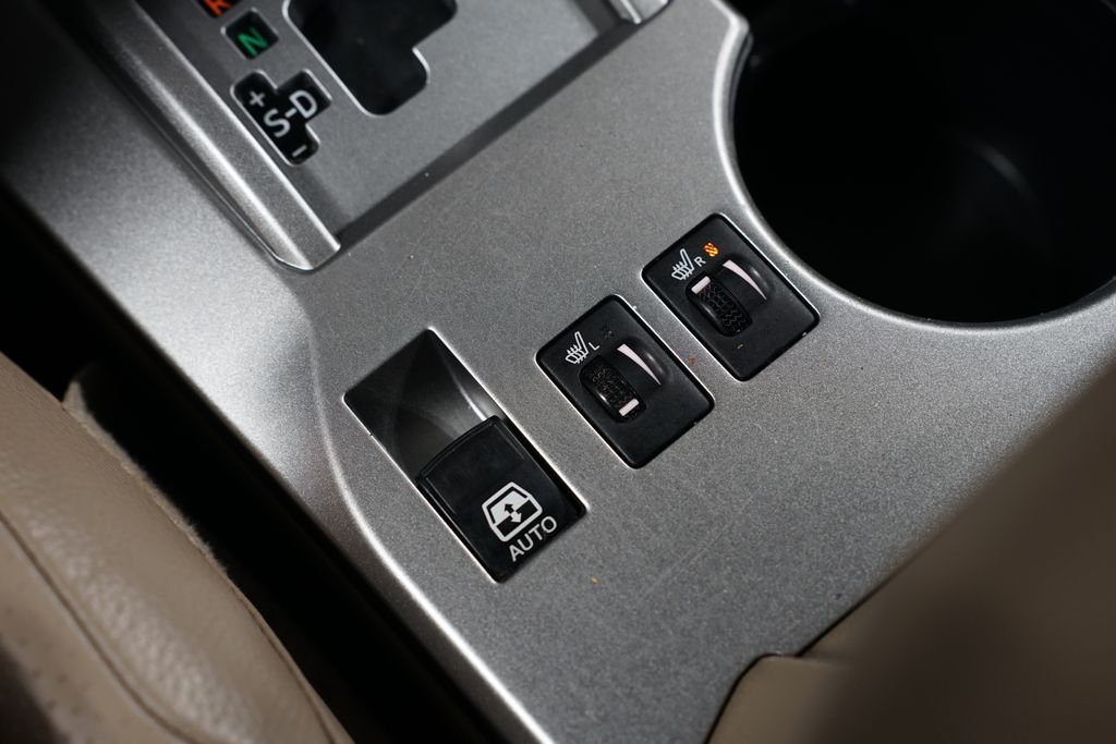 Thumbnail: 2011 Toyota 4Runner - 23
