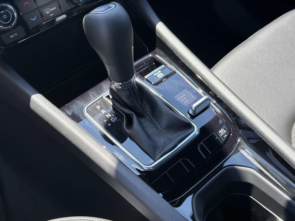 New 2026 Silver Jeep Latitude image 4