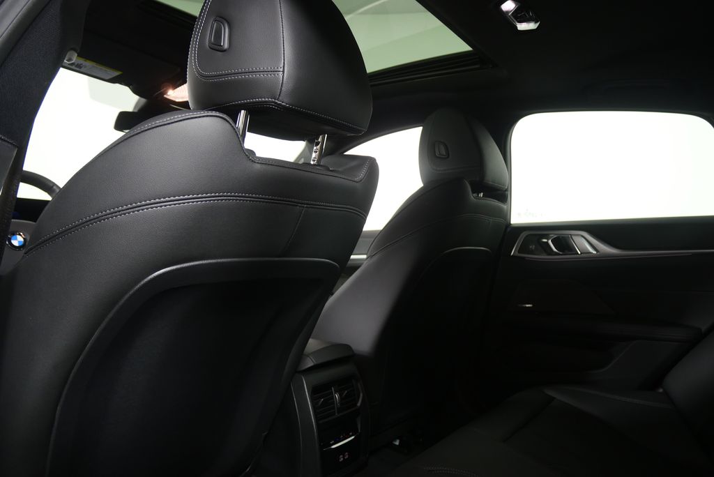 Thumbnail: 2025 BMW 4 Series - 16
