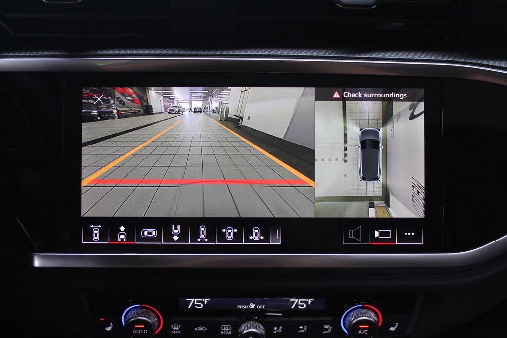 Thumbnail: 2025 Audi Q3 - 23