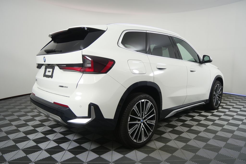Thumbnail: 2024 BMW X1 - 3