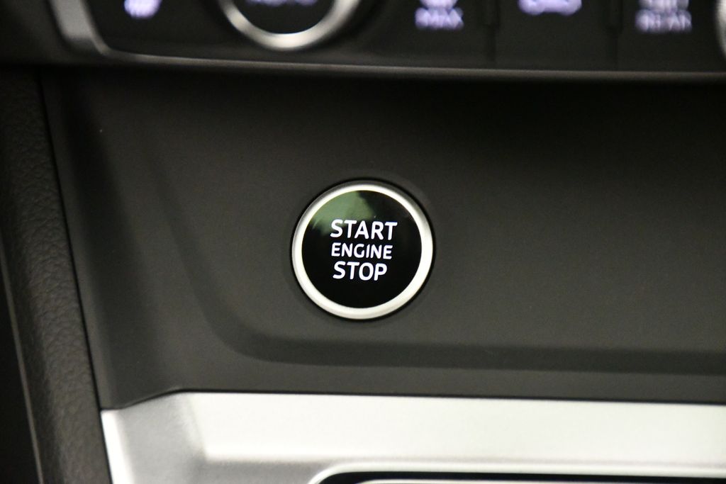 Thumbnail: 2025 Audi Q3 - 30