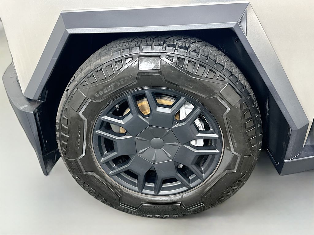 Thumbnail: 2025 Tesla Cybertruck - 31