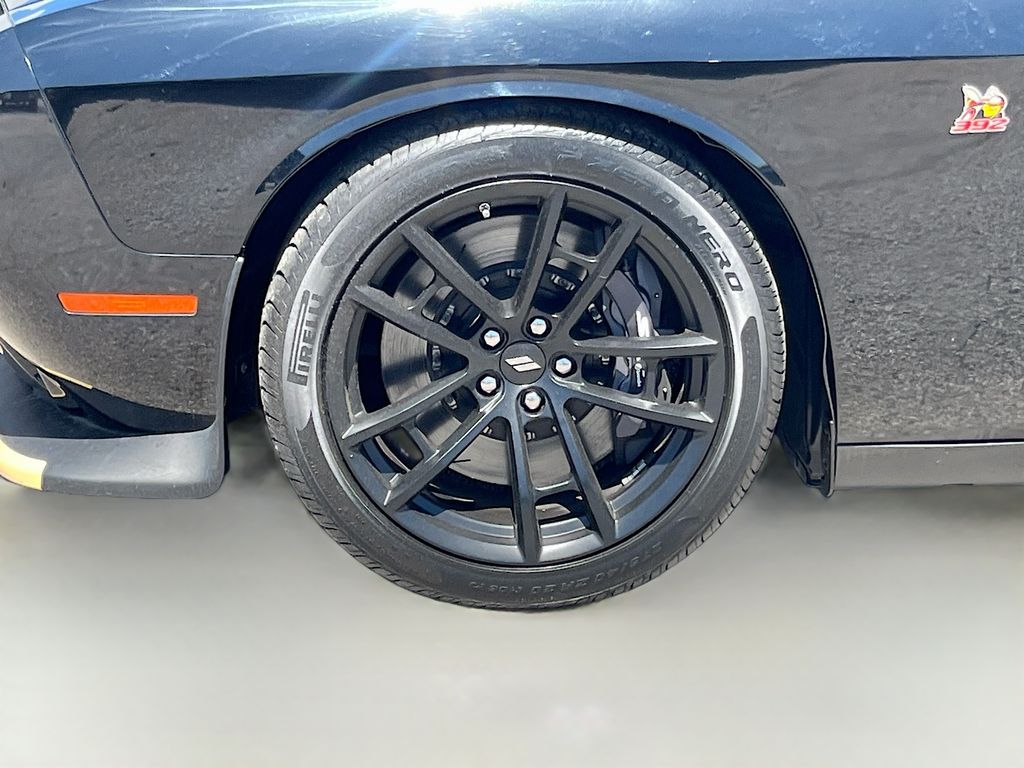 Used 2022 Black Dodge R/T Scat Pack image 31