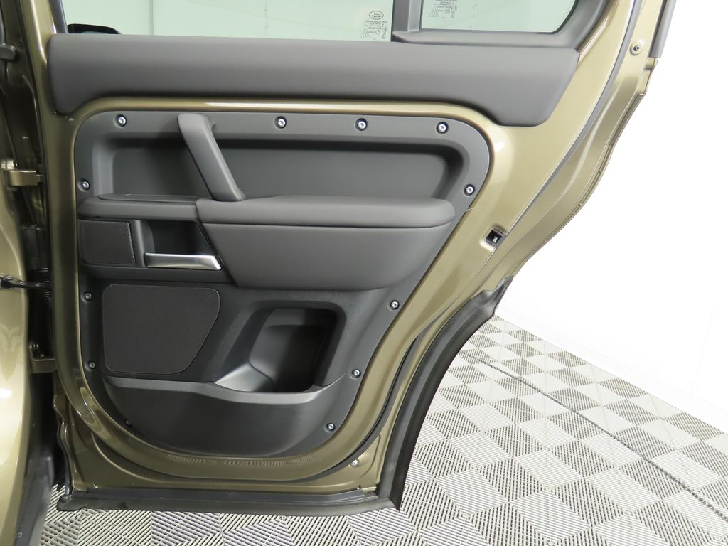 Thumbnail: 2025 Land Rover Defender - 28