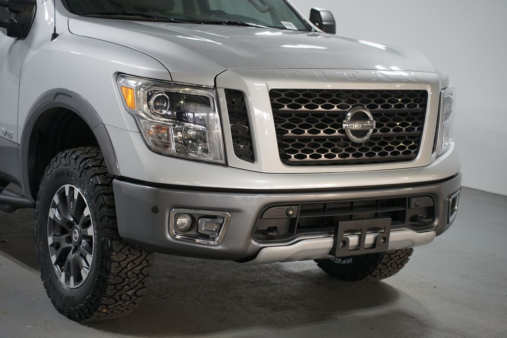 Thumbnail: 2018 Nissan Titan - 4