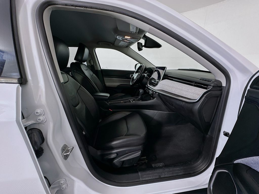 Thumbnail: 2022 Jeep Compass - 27