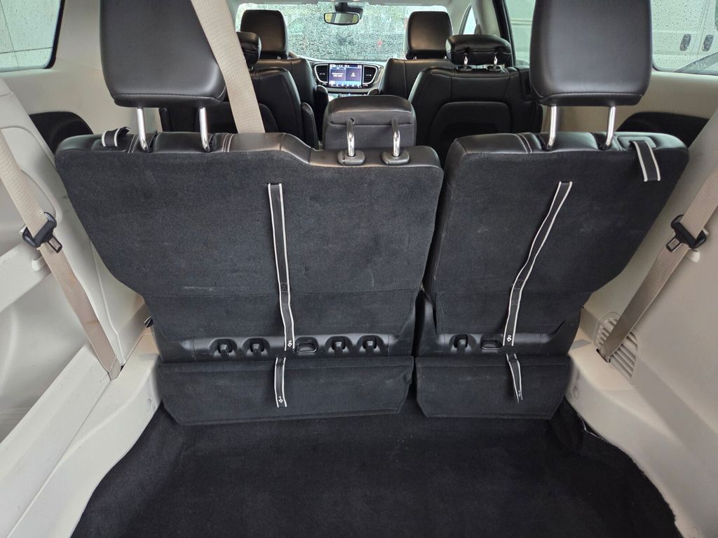 Used 2024 Chrysler Pacifica Van