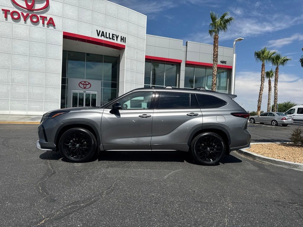 Heavy Metallic 2026 Toyota Highlander SUV / Crossover All-Wheel Drive 8-Speed Automatic