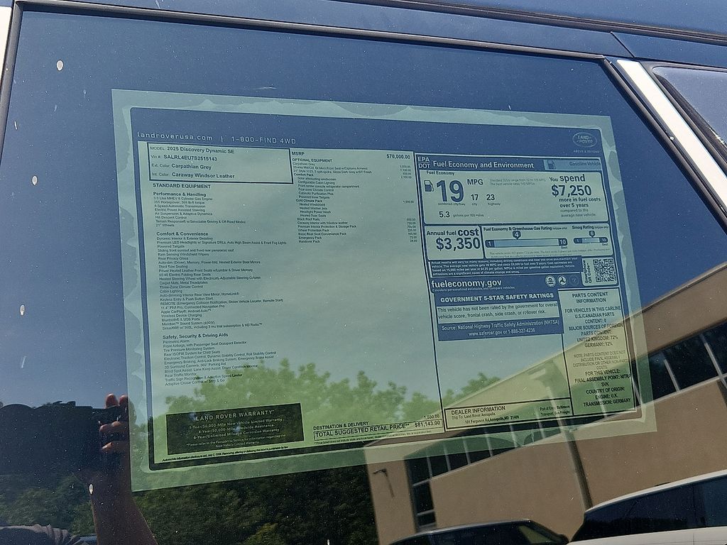 Thumbnail: 2025 Land Rover Discovery - 11