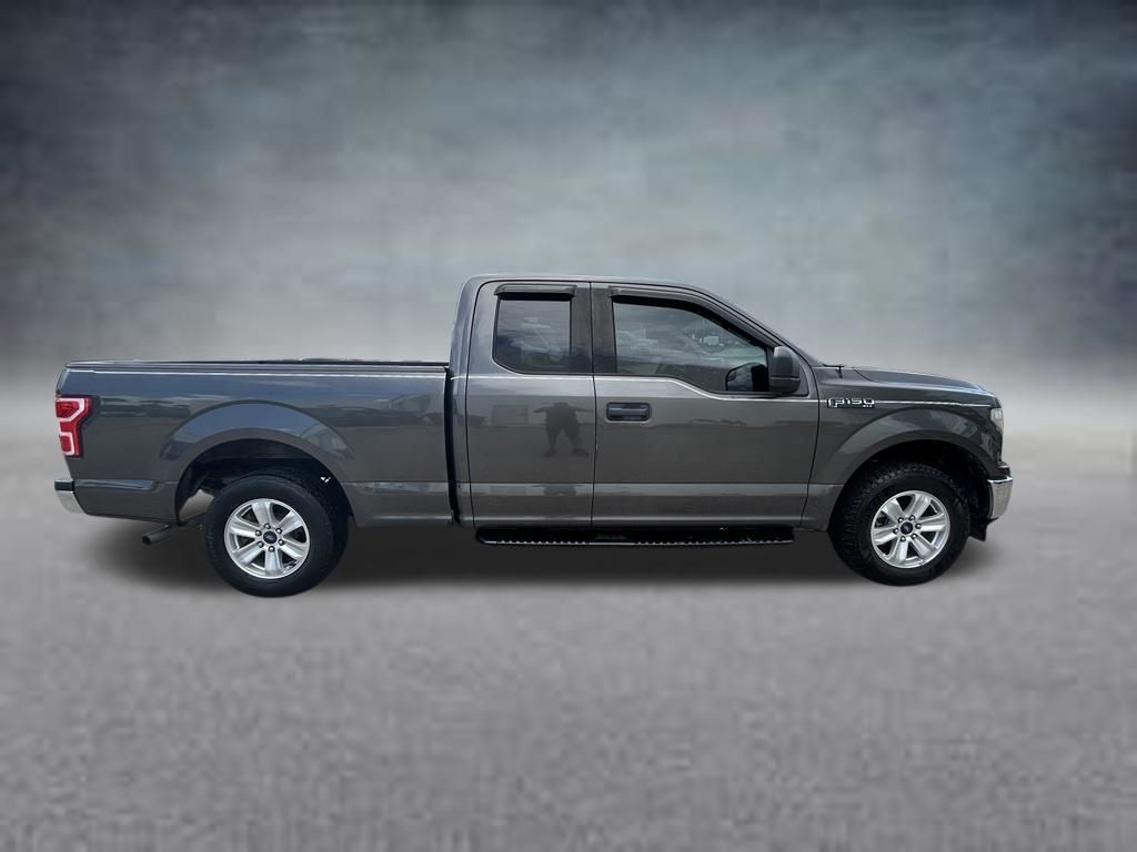 Used 2018 Gray Ford XLT image 3