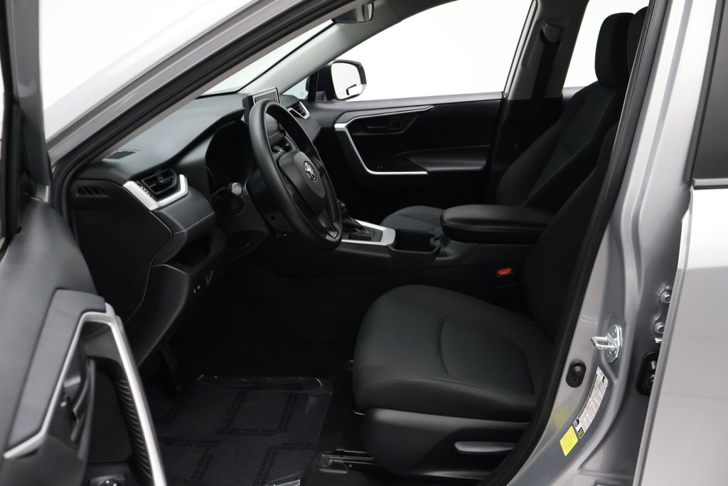 Thumbnail: 2022 Toyota RAV4 - 14