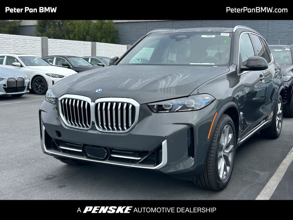 Thumbnail: 2026 BMW X5 - 1