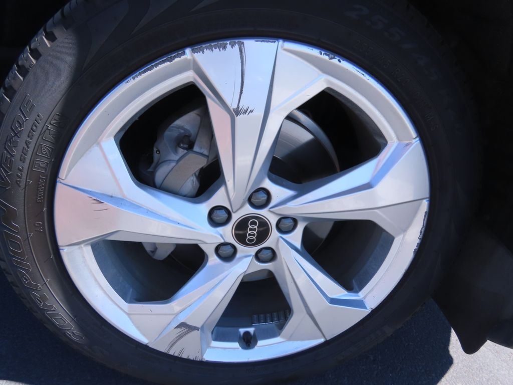 Thumbnail: 2021 Audi Q5 - 18