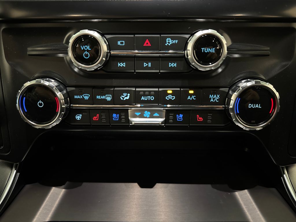 New 2026 White Ford Platinum image 38